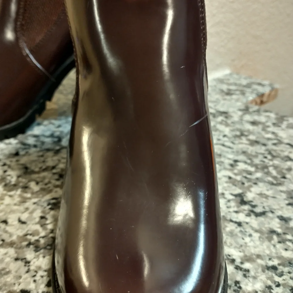 Breckelle's Brown Burgundy Chunky Heel Ankle Boot Elastic Shiney 7 1/2 FLAWS - Picture 8 of 15